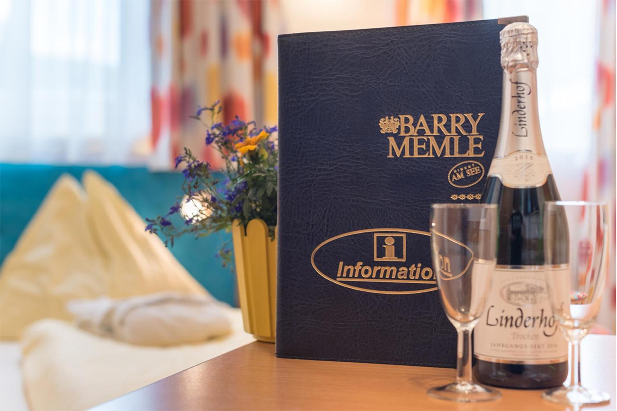 Barry Memle Directly At The Lake Velden am Wörthersee Exterior foto